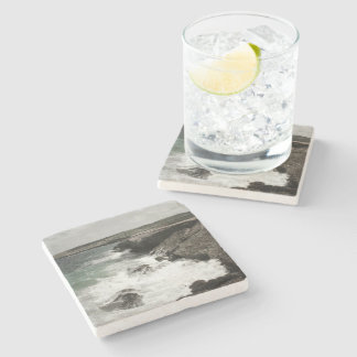 Dessous-de-verre En Pierre Photo de la côte aux vagues déferlantes