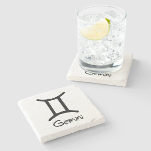 Dessous-de-verre En Pierre Signe du zodiaque Gémeaux sur fond blanc