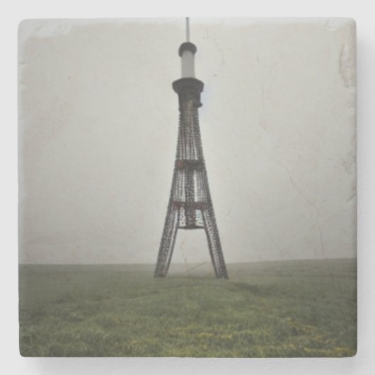 Dessous-de-verre En Pierre Tour radio haute antenne dans un brouillard sombre (Devant)