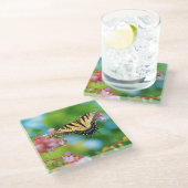 Dessous-de-verre En Verre Beau papillon Swallowtail sur de jolies fleurs (Incliné)