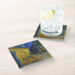 Dessous-de-verre En Verre Café Terrasse en soirée | Vincent van Gogh<br><div class="desc">Cafe Terrace at Night (1888) de Vincent van Gogh est une représentation lumineuse et emblématique d'un café extérieur à Arles, en France, sous un ciel étoilé. Le jaune vif du café contraste magnifiquement avec le bleu profond de la nuit, créant une ambiance chaleureuse et accueillante. Les coups de pinceau expressifs...</div>