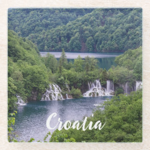 Dessous-de-verre En Verre Cascade cascade avec forêt verte en Croatie