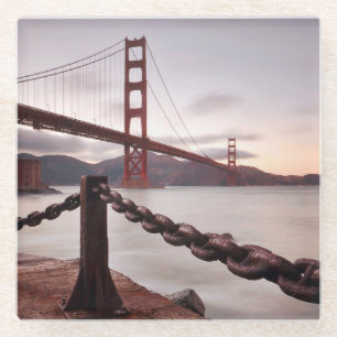 Dessous-de-verre En Verre Golden gate bridge contre des montagnes