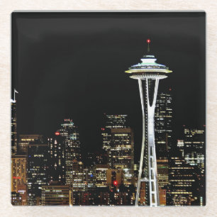 Dessous-de-verre En Verre Horizon de Seattle la nuit, avec l'aiguille de