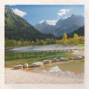 Dessous-de-verre En Verre Lac Jasna dans les Alpes slovènes à l'automne