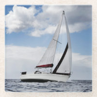 Navigation de yacht en mer ouverte