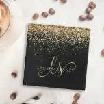Dessous-de-verre En Verre Nom du monogramme de la Parties scintillant d'or<br><div class="desc">Parties scintillant en or de verre Elégant Dessous de verre en verre Monogram. Personnalisez facilement ce dessous de verre en verre chic branché avec une élégante parties scintillant dorée brillante sur un arrière - plan noir. Le design comprend votre monogramme manuscrit avec de jolis tourbillons et votre nom.</div>