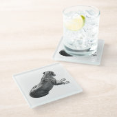 Dessous-de-verre En Verre Suspendre À Côté D'Un Regard (Incliné)