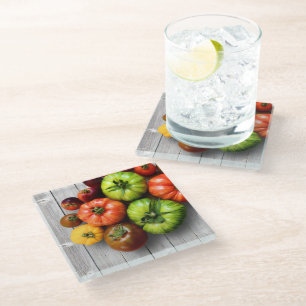 Dessous-de-verre En Verre Tomates rayées colorées sur la table Patinée