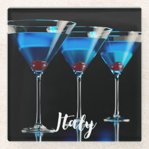 Dessous-de-verre En Verre Trois cocktails bleus avec cerise sur noir