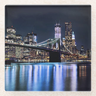 Dessous-de-verre En Verre Vue de la réflexion de pont de Brooklyn de New