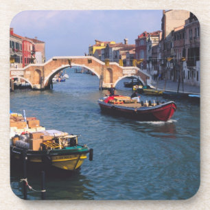 Dessous-de-verre Europe, Italie, Venise. Bateaux apportant