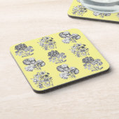 Dessous-de-verre Fleurs monochromes sur arrière - plan jaune (Côté gauche)