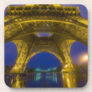 Dessous-de-verre France, Paris. Tour Eiffel illuminée à