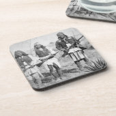 Dessous-de-verre Geronimo et trois de ses guerriers d'Apache, 1886 (Côté gauche)