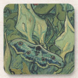 Dessous-de-verre Grand Paon de nuit par Vincent van Gogh<br><div class="desc">Grand Paon de nuit (1889) par Vincent van Gogh est une peinture de nature morte d'art ancien post-impressionniste. Un insecte, le Bombyx de l'Impératrice, dans un jardin printanier avec des fleurs de calla et d'autres plantes. À propos de l'artiste : Vincent Willem van Gogh (1853-1890) était un peintre post-impressionniste dont...</div>
