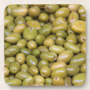 Dessous-de-verre Gros plan sur des olives vertes