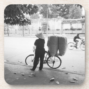 Dessous-de-verre Hanoi Vietnam, femme livreuse à bicyclette (NR)