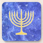 Dessous-de-verre Hanoukka Snowstorm Menorah<br><div class="desc">Une menorah Hanoukka dorée superposée sur une image fractale bleue et blanche qui rappelle les flocons de neige dans une tempête. Chag Sameach !</div>