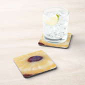 Dessous-de-verre Hawaii slices with pineapple and grape macro (Côté Droit)