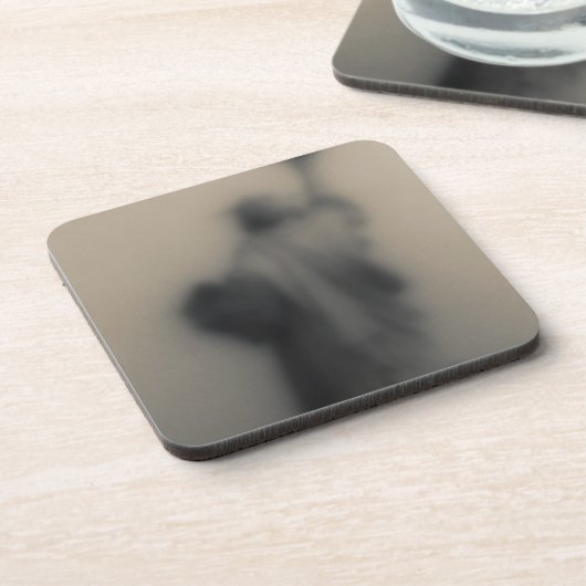 Dessous-de-verre Image diffuse de la statue de la liberté (Côté gauche)