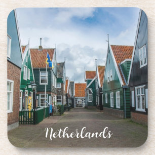 Dessous-de-verre Maisons traditionnelles en bois dans le village de