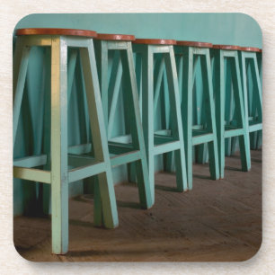 Dessous-de-verre Mexique, Oaxaca, Tabourets de bar verts alignés le