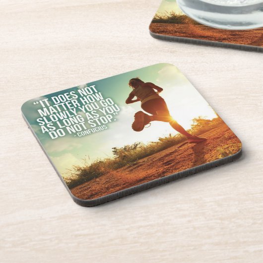 Dessous-de-verre N'ARRÊTE PAS. Exécution de l'entraînement de marat (Côté gauche)