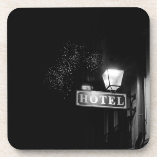 Dessous-de-verre Panneau vintage de l'hôtel, feu de rue et beaucoup
