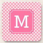 Dessous-de-verre Personnaliser élégant bébé rose En vichy monogramm<br><div class="desc">Décorez votre maison avec ces dessous de verre carrés monogrammés doux avec un chic bébé rose en vichy motif. Idéal pour un baby shower ou un cadeau de baby shower personnalisé. Personnalisez-le en remplaçant le texte de l'espace réservé. Pour plus d'options comme changer la police et sa taille, cliquez sur...</div>