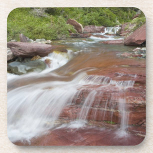 Dessous-de-verre Rocher rouge dans Baring Creek dans Glacier Nation
