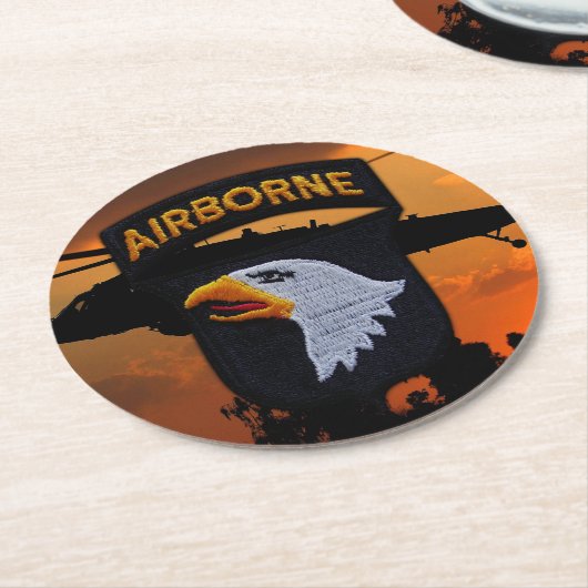 Dessous-de-verre Rond En Papier 101e ABN Airborne hurlant Aigles Veterans LRRP (Incliné)