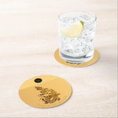 Dessous-de-verre Rond En Papier Année Dragon Chinoise 2024 Élégant Monogramme RPap (En situation)