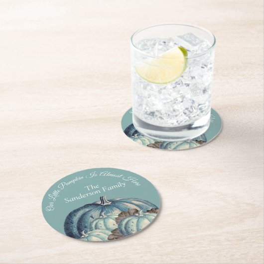 Dessous-de-verre Rond En Papier Baby shower Citrouille bleu (En situation)