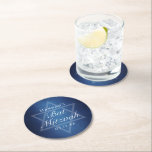 Dessous-de-verre Rond En Papier Bat mitzvah moderne Blue Star de David Custom Part<br><div class="desc">De belles nuances profondes de bleu foncé créent une texture semblable à de l'eau sur ces dessous de verre de fête Bat mitzvah formels personnalisés. Élégant script blanc minimaliste sur la décoration avec le nom de votre fille sur la subtile étoile de David pour une célébration juive.</div>