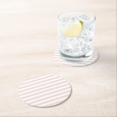 Dessous-de-verre Rond En Papier Bleu rayé rose blanc rayures horizontales chic (En situation)