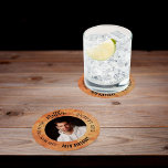 Dessous-de-verre Rond En Papier Brown terre cuite photo homme mythe légende annive<br><div class="desc">Un mur marron en terre cuite en arrière - plan. Texte : L'Homme,  Le Mythe,  La Légende. Personnalisez et ajoutez son nom,  son âge et sa photo.</div>