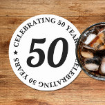 Dessous-de-verre Rond En Papier Célébration de 50 ans Cinquante-cinquième annivers<br><div class="desc">Célébration de 50 ans de dessous de verre pour une fête d'anniversaire de cinquante ans. Customisez l'âge qui convient à votre occasion. Grande décoration de fête d'anniversaire pour un bain de cinquantième anniversaire.</div>