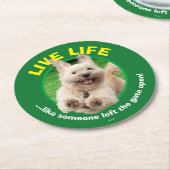 Dessous-de-verre Rond En Papier Chien Courant Dans Le Jardin (Incliné)