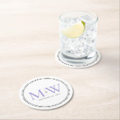 Dessous-de-verre Rond En Papier Élégant Lavender Monogram Mariage (En situation)