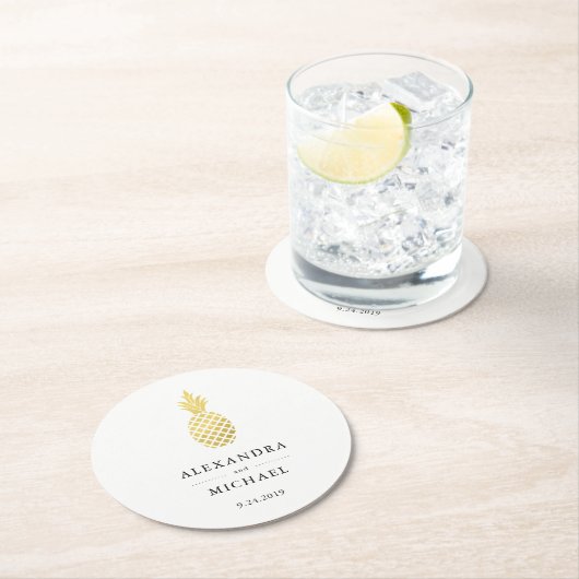 Dessous-de-verre Rond En Papier Élégant Mariage d'ananas en or (En situation)