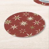 Dessous-de-verre Rond En Papier Etoiles de Noël Gold Geo - sur motif rouge. (Incliné)