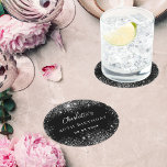 Dessous-de-verre Rond En Papier Flambée de parties scintillant noire en argent<br><div class="desc">Un élégant arrière - plan noir avec une élégante parties scintillant faux argent,  scintille. Le texte : Le nom est écrit en blanc avec un script de style à la main moderne. Personnalisez et ajoutez un nom,  un âge et une date.</div>