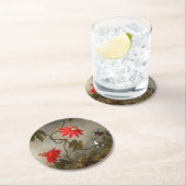 Dessous-de-verre Rond En Papier Fleurs de passion avec tête de colibris (En situation)