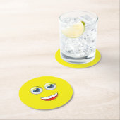 Dessous-de-verre Rond En Papier Happy Face Emoji (En situation)