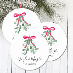 Dessous-de-verre Rond En Papier Jingle et Noël unique personnalisés<br><div class="desc">Ces dessous de verre en papier de Noël sont décorés avec du faux-pied vert aquarelle,  un ruban rouge et une typographie stylisée qui dit "Jingle et Mingle" Facilement personnalisable. Aquarelle originale © Michele Davies.</div>