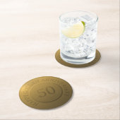 Dessous-de-verre Rond En Papier Joyeux anniversaire de mariage d'or (En situation)