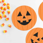 Dessous-de-verre Rond En Papier Joyeux Citrouille orange sourire Halloween<br><div class="desc">Ce joli ensemble de dessous de verre d'Halloween présente un visage de citrouille jack-o-lanterne souriant dans des couleurs orange et noir.</div>