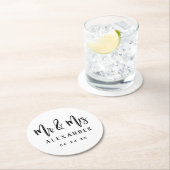 Dessous-de-verre Rond En Papier M. et Mme Black Brohed Script Mariage Monogramme (En situation)