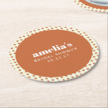 Dessous-de-verre Rond En Papier Mariage chic moderne avec points en terre cuite pe<br><div class="desc">Ajoutez une touche amusante et personnalisée à votre douche de mariée avec ces dessous de verre adorables ! Le design combine un centre en terre cuite chaleureux avec un texte blanc élégant, encadré par un motif de cercle géométrique crème ludique qui mélange le charme rétro au style moderne. Parfaits pour...</div>